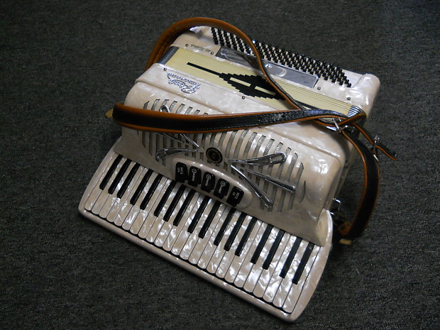 Rivoli little discount maestro accordion