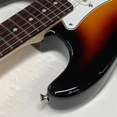 Fender Made in Japan Traditional Late 60s Stratocaster SN:9746 ≒3.30kg 2020 3-Color Sunburst image 3