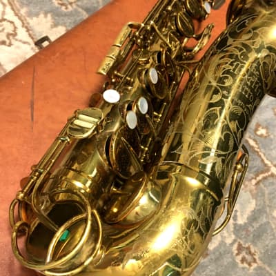 THE MARTIN ALTO 1953 SAXOPHONE ORG LAC 2 DIE 4 PAT. NUMS BELOW SN. PLAYS WELL TEC SERV. ORG SAX CASE image 4