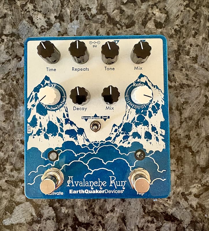 EarthQuaker Devices Avalanche Run Stereo Reverb & Delay with Tap Tempo V2