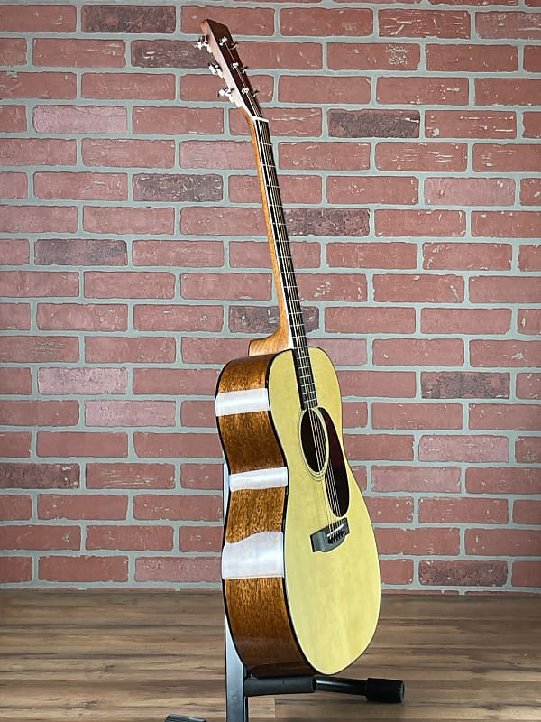 Martin 000-18 Standard Series Acoustic Guitar - Natural