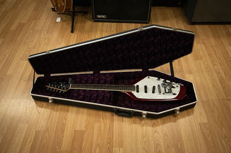Eko Ghost VI Electric Guitar w/ case (Very Good) *Free Eko Ghost VI Electric Guitar w/ case (Very Good) *Free