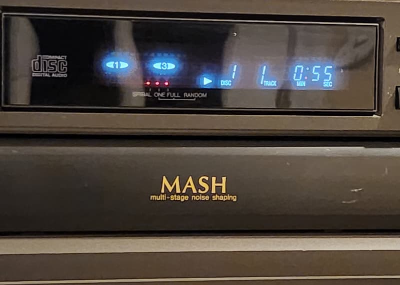 Technics Vintage Technics SL-PD825 5 Disc CD Changer 90s - Black metal  			