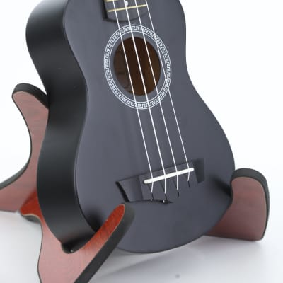 Soprano ukulele with Arrow PB10 BK Soprano Black *SET* accessory kit. image 8