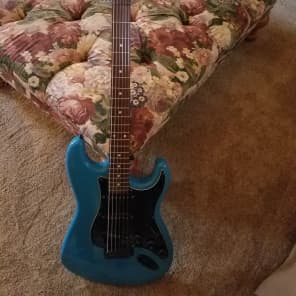 Squier Standard Series Stratocaster 2003 Blue Matching 70s