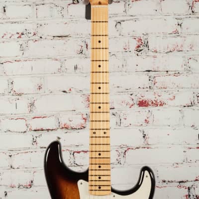 Fender Eric Johnson Stratocaster®, Maple Fingerboard, 2-Color Sunburst image 3