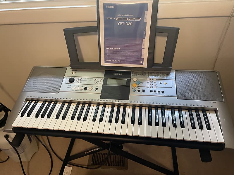 Yamaha PSR E-323 Keyboard | Reverb Canada