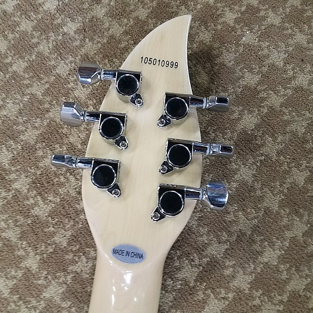Daisy Rock Heartbreaker プリンセスパープル Daisy Rock Purple Heartbreaker Guitar with Gig Bag | Reverb