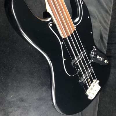 1993 Fender Jazz Bass Standard Fretless Black ONE OWNER! MIJ Japan for sale
