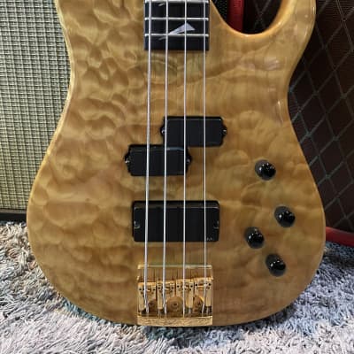 Rare USA Hamer Chaparral Max 4-string bass quilted maple with original hardshell case image 3