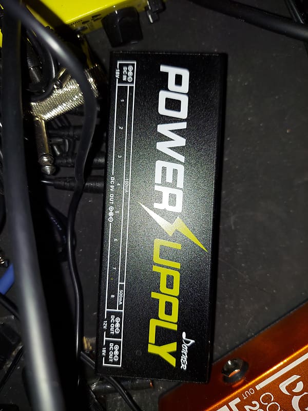 Donner Guitar Effect Pedal Power Supply 10 Isolated DC Output Reverb