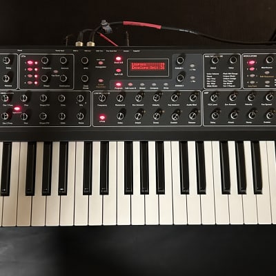 Dave Smith Instruments Prophet 08 PE 61-Key 8-Voice Polyphonic Synthesizer 2009 - 2015 - Black with Wood Sides