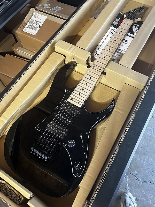 (MINT) Ibanez Genesis Collection RG550 - Black image 1