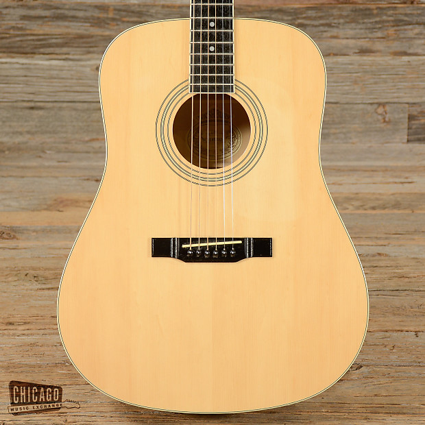 Washburn d8 hot sale acoustic guitar