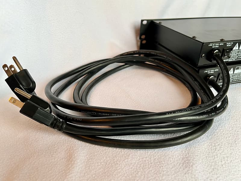 【美品】FURMAN RR-15plUS SET of 2) Furman RR-15PLUS Rack Rider Power Conditioner with