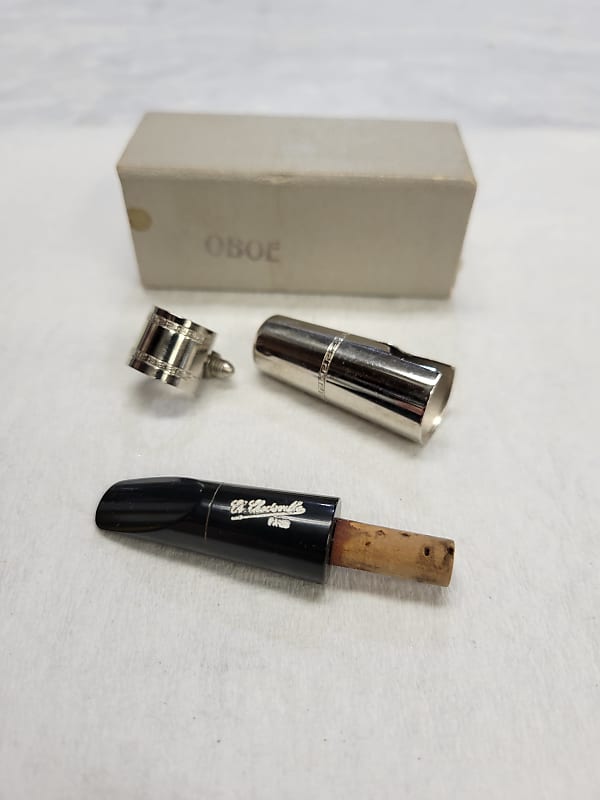Chedeville Oboe Mouthpiece Single Reed with Ligature, Cap & Box image 1