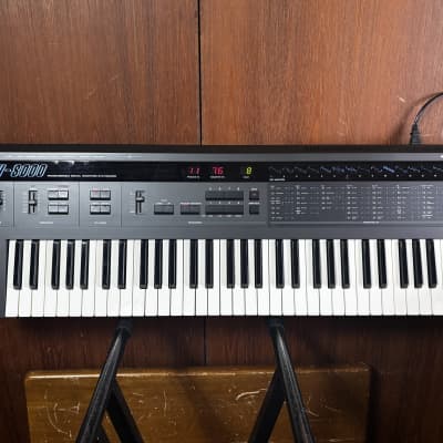Korg DW-8000 Programmable Digital Waveform Synthesizer DWGS w/ bag New battery!