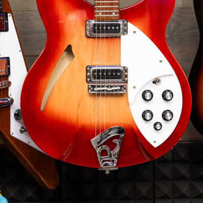 Rickenbacker 330 (1990 - 2011) | Reverb