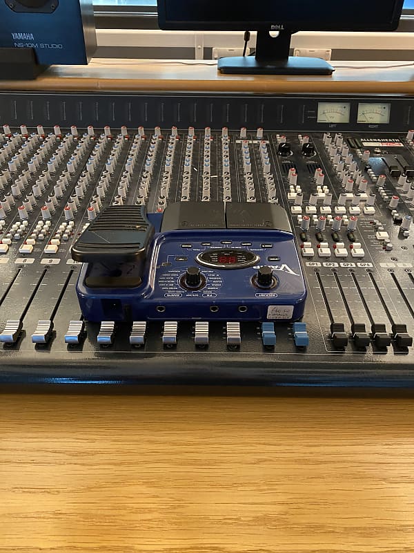 Behringer X V Amp
