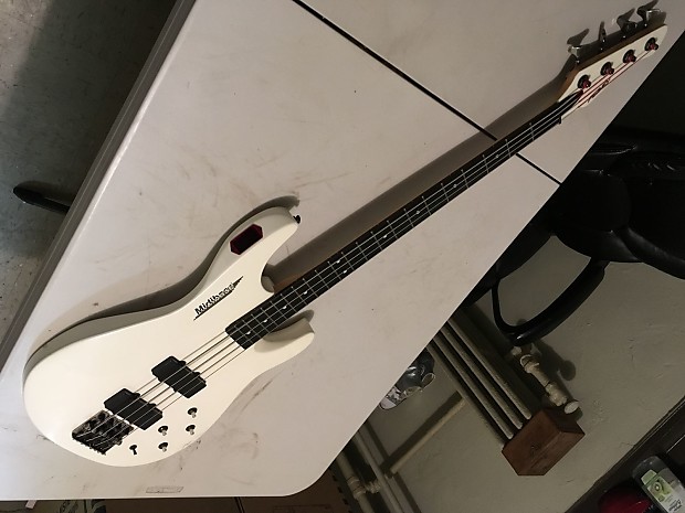 Peavey cyberbass sales