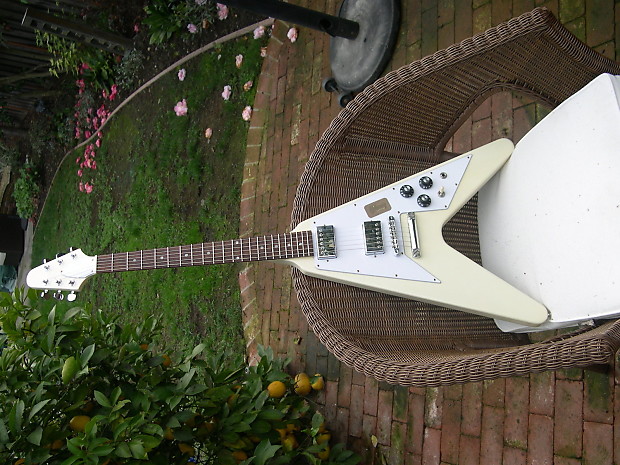Gibson Flying V 70's 2013 White Custom Shop Very Rare 1 of 40 ? I