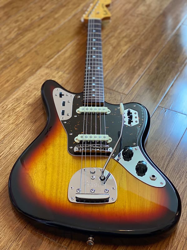 Fender Japan Traditional 60's Jaguar Reissue MIJ 2019 Three Tone Sunburst  MIJ Japan
