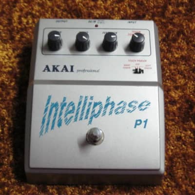 used (with less than light average wear) Akai Intelliphase P1 ANALOG Phaser (NO box, NO paperwork, NO battery) image 2