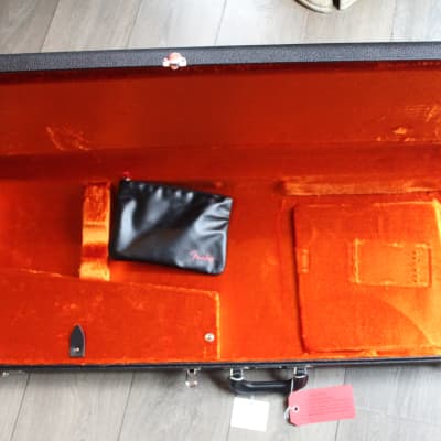 FENDER "American Vintage II 1965 Stratocaster, Round-Lam Rosewood Fingerboard, Sonic Blue" HARDCASE, 3, 69 KG image 22