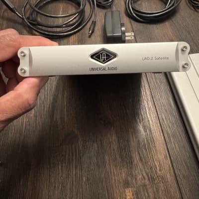 【お買い得】UAD-2 Satellite QUAD Firewireとケーブル UAD-2 Satellite QUAD Core | KMR Audio