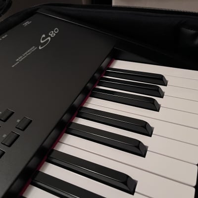 Yamaha S80 88 key Keyboard Synthesizer with Gig Bag