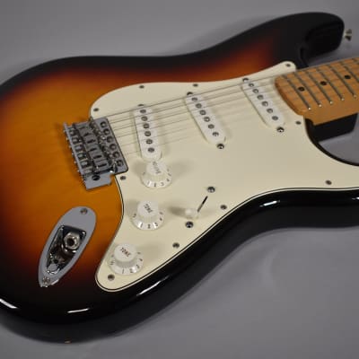 2009 Fender Standard Stratocaster 3-Tone Sunburst MIM image 7