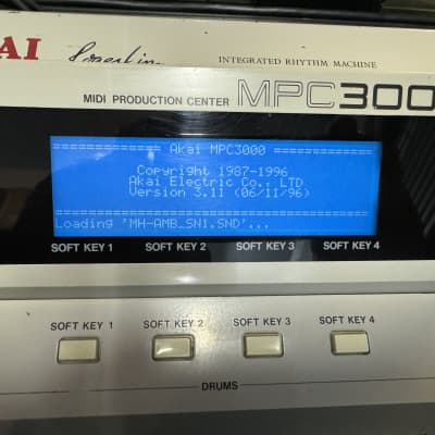 Akai MPC3000 MIDI , MPC 3000 32 meg drum sampler /PADS/ v 3.11 Floppy , 120volt //ARMENS// image 7