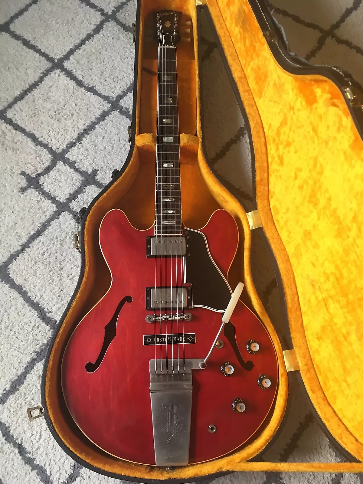 Gibson es shop 335 tremolo