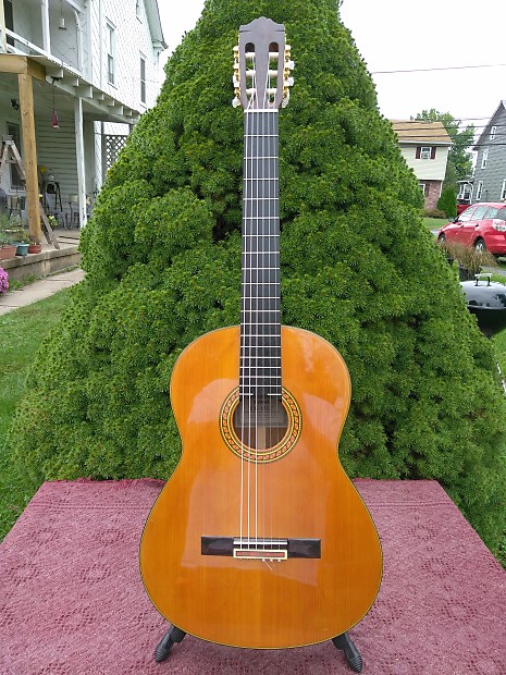 Yamaha CG-151C Classical Guitar Natural w. Chipboard Case