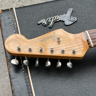 Fender Stratocaster 1965 - Three Tone Sunburst image 14