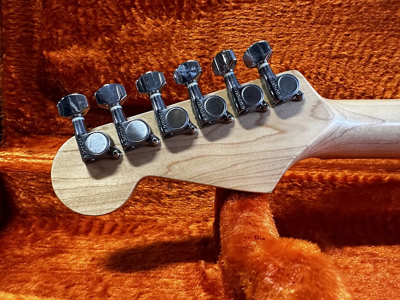 けん玉　ALL ST CHAMP MODEL Fender ST-Champ Mini Stratocaster MIJ with Built In Speaker