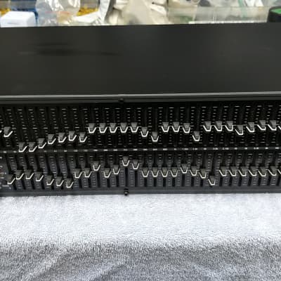 dbx 2231 2-Channel 31-Band Graphic Equalizer/Limiter w/ Type III 