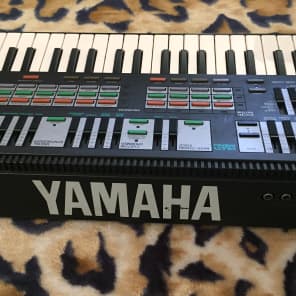 Yamaha PortaSound PSS-570 Multi-Programmable Keyboard | Reverb