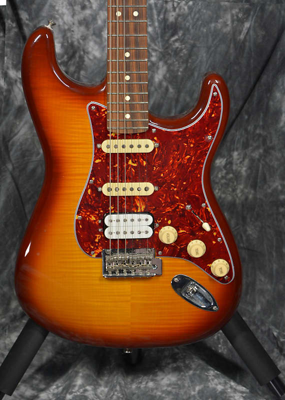 Fender Player Stratocaster HSS Plus top MIM w/case image 1