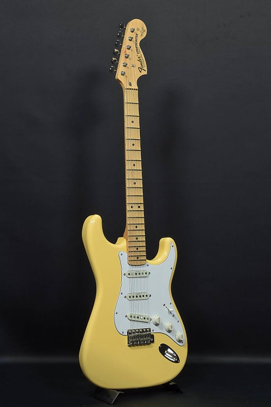 Fender Japan Exclusive Yngwie Malmsteen Stratocaster Yellow White