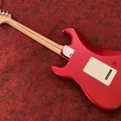 Fender Deluxe Stratocaster HSS; Pau Ferro Fretboard; Candy Apple Red; Fender Deluxe Molded Case image 4