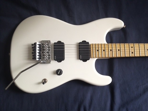 Charvel ProMod SanDimas  White EMG搭載 Charvel Jim Root Pro-Mod San Dimas Style 1 HH FR E - satin