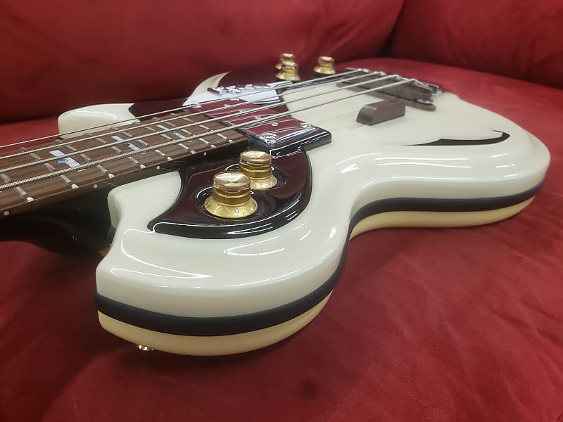 Mondial Classic Bass - Italia Guitars USA