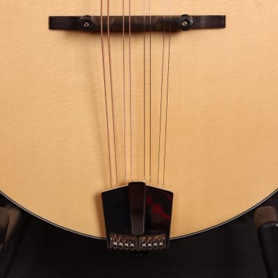 Eastman PCH-M104 natural finished A-Style Oval-Hole Mandolin solid spruce top with gigbag image 3