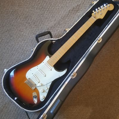 Fender American Deluxe Stratocaster 2000 Sunburst image 2
