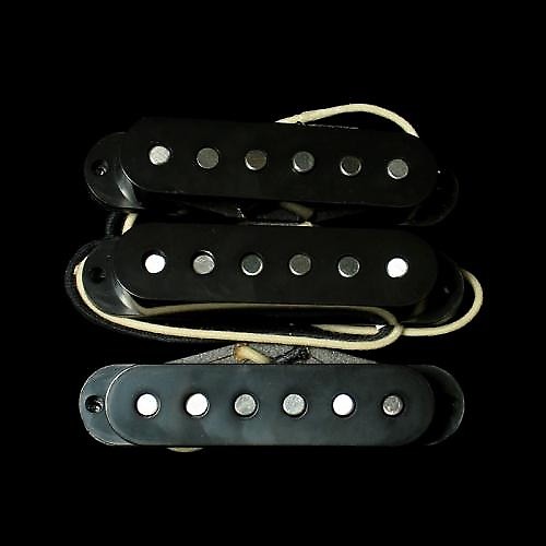 Lindy Fralin Vintage Hot Strat Pickup Set (Base Plate) | Reverb