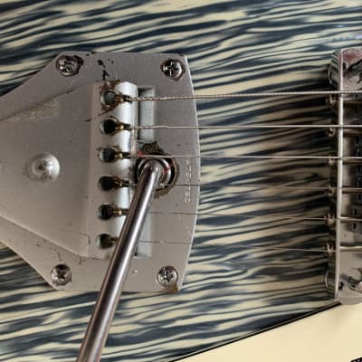 Vintage 1963/64 Welson Electric Guitar, 2 Humbuckers and Tremolo, 24.5″ (622mm)  scale, 22 frets image 8
