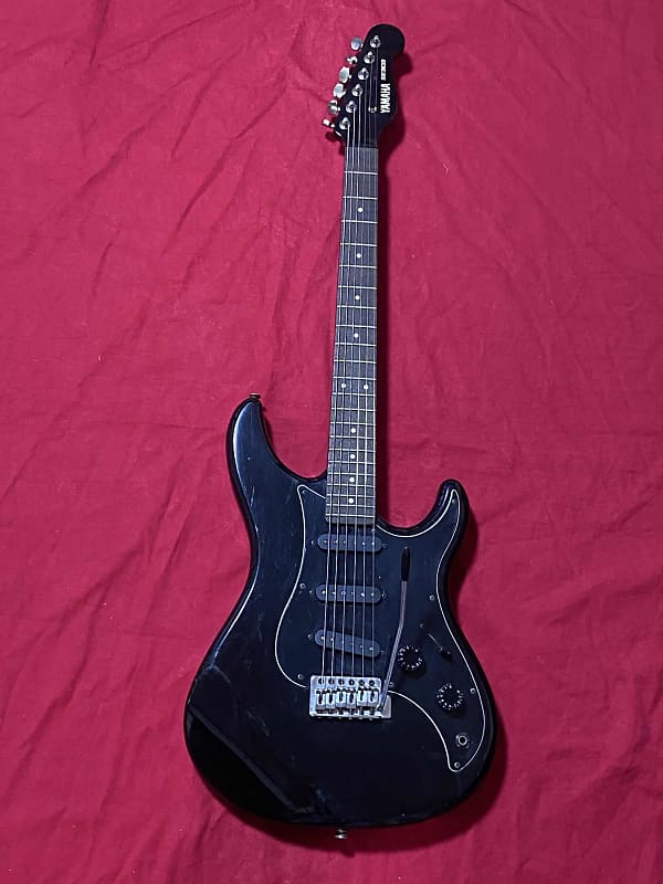 Yamaha SE303 Vintage 1980's Electric Guitar