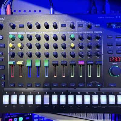 Roland TR-8S Rhythm Performer Drum Machine | Reverb Canada