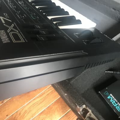 Yamaha DX7IID 16-Voice Synthesizer, Just serviced, w/ case, sustain & cartridges image 10